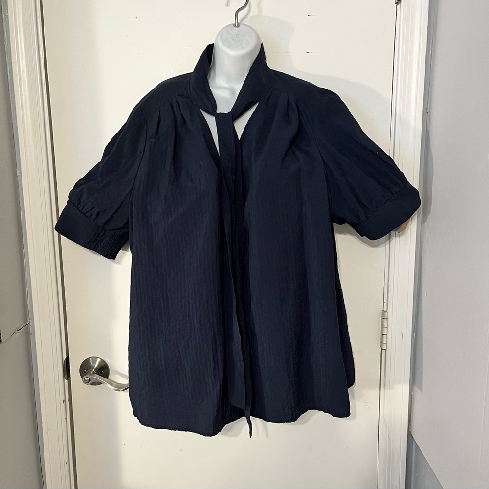 Lane Bryant neck bow tie top women’s size 24 navy blue short sleeve lightweight